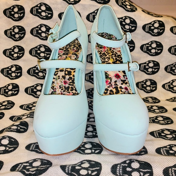 Body Central Shoes - SEXY PinUp style Platform heels